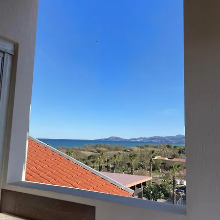 T2 Vue Et Montagne En Avec Piscine - Front De - Ref Soet *